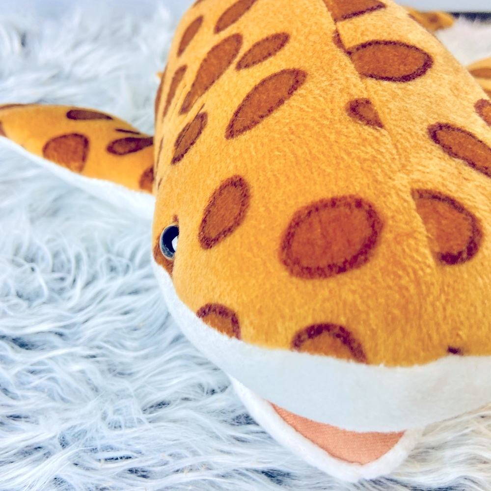 Hand Puppet Shark - Picture 3 of 13